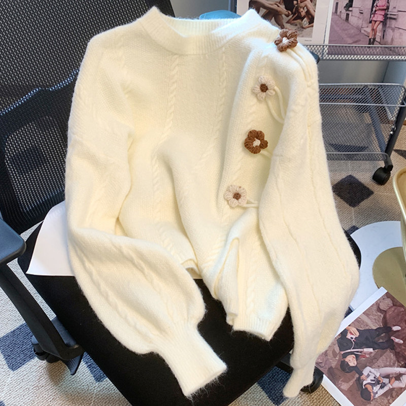 2025年新款圆领套头毛衣女杏色奶系穿搭针织毛衫别致设计感宽松