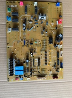 大金EB0364主控板RMX140-160CMV2C外机电脑板