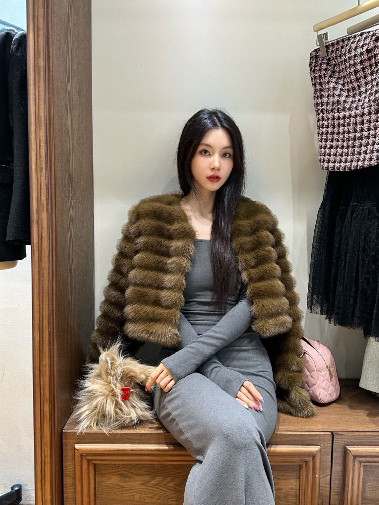 2024新款仿紫貂毛貂皮大衣女气质小香风款保暖金貂绒仿皮草外套