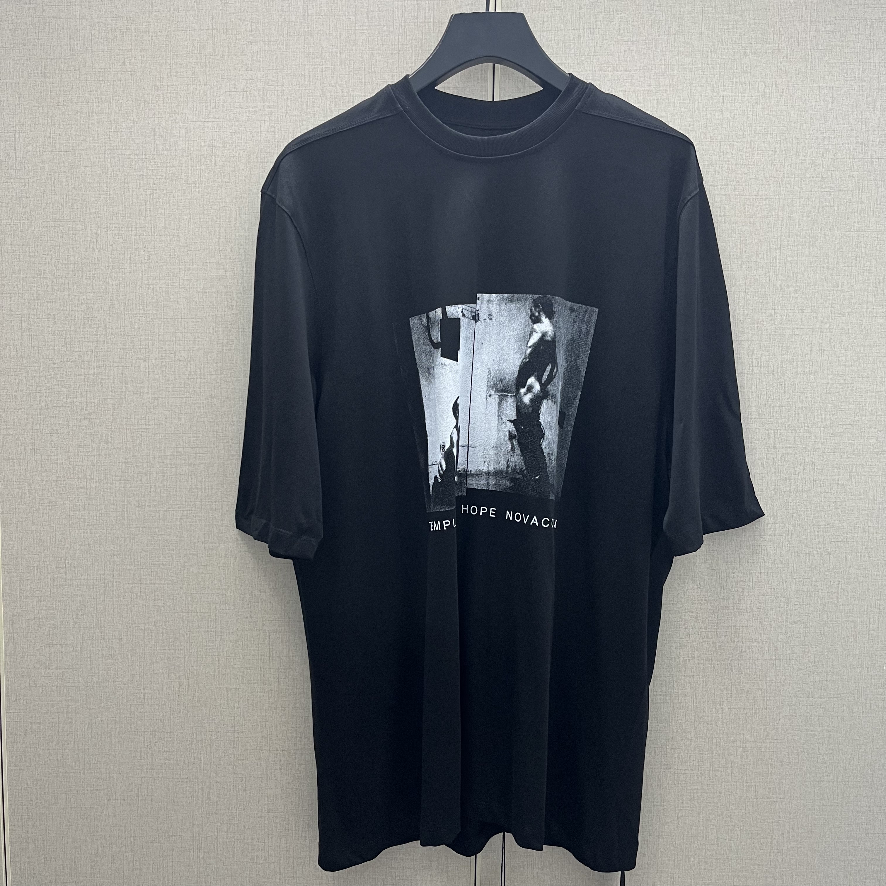 夏季暗黑R风O人物黑白照印花圆领休闲宽松款男女同款五分短袖T恤