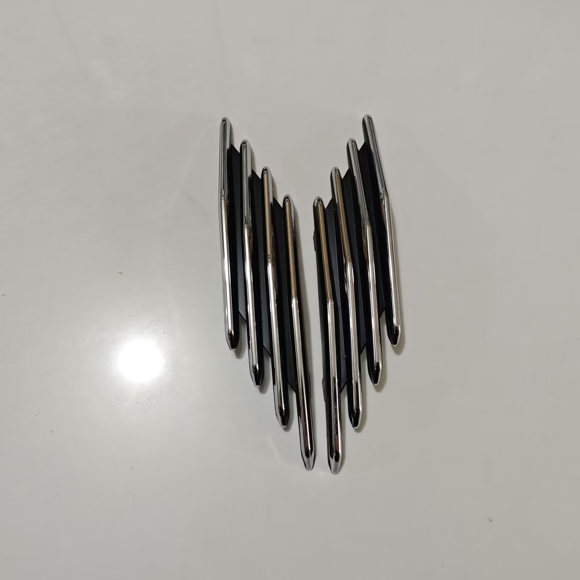 新大洲本田配件魔戟SDH125T-28/29魔战边条左右边轨边条百叶窗