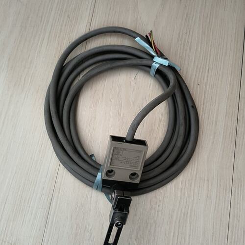 议价行程开关D4C-1227-PD4C1227PD4C1227PD4C-1227P