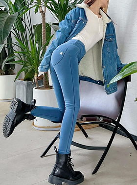 加绒蜜桃臀软牛仔裤女高腰提臀弹力紧身冬季裤子2025年新款款