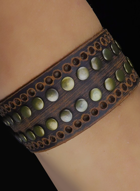 复古铜色平圆铆钉棕咖啡色牛皮朋克臂环男女臂镯脚链脚环搭配饰品