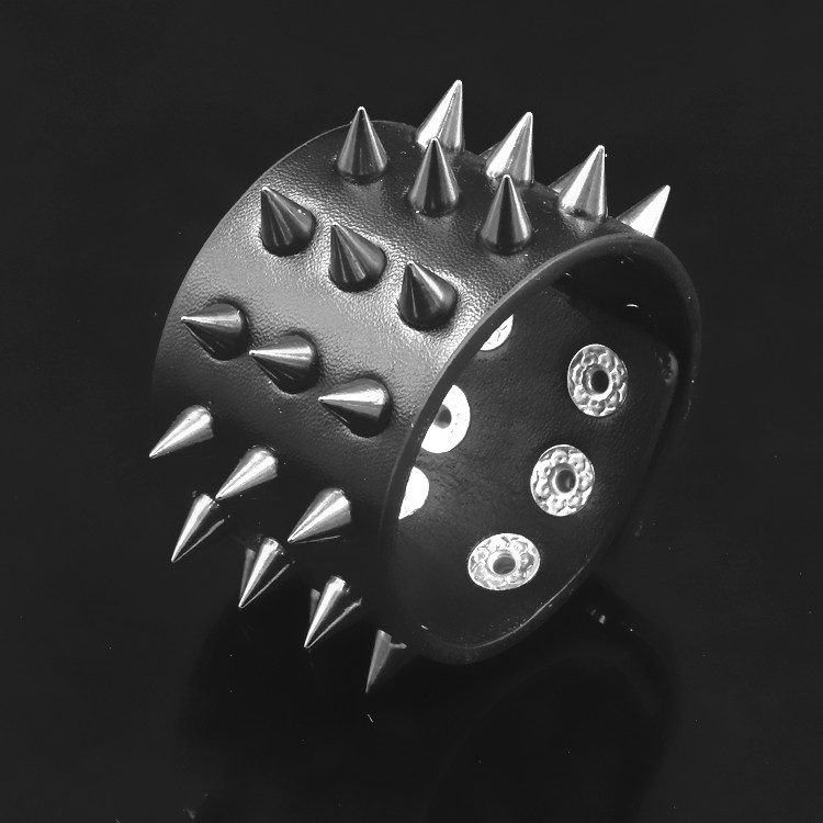 枪黑圆锥尖刺铆钉杀马特皮质朋克手链男女哥特装饰品手镯护身手环