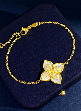 镶嵌不易掉落奢华镂空四瓣花设计手链女新款潮轻奢四叶花朵手饰品