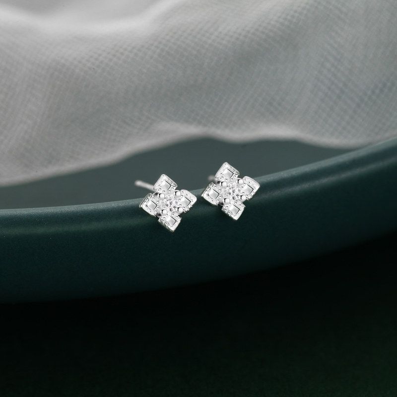 S999纯银足银四叶草耳钉女款简约小众森系少女叶子配饰潮耳饰