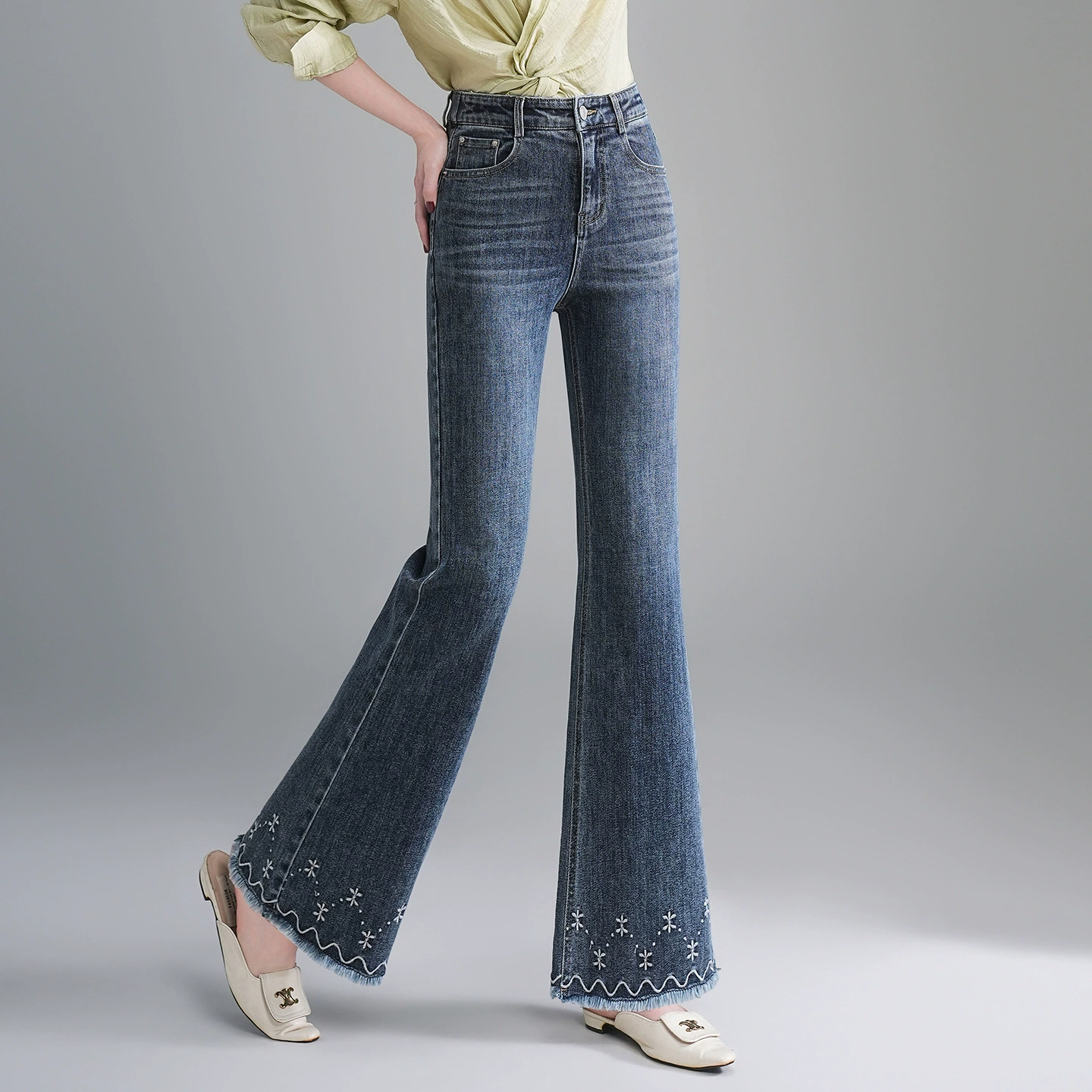 喇叭牛仔裤女微喇裤修身弹力松紧腰2026春季新款高腰显瘦九分裤子