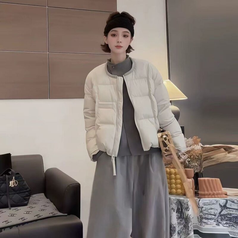 梦菲思女短款圆领保暖羽绒服