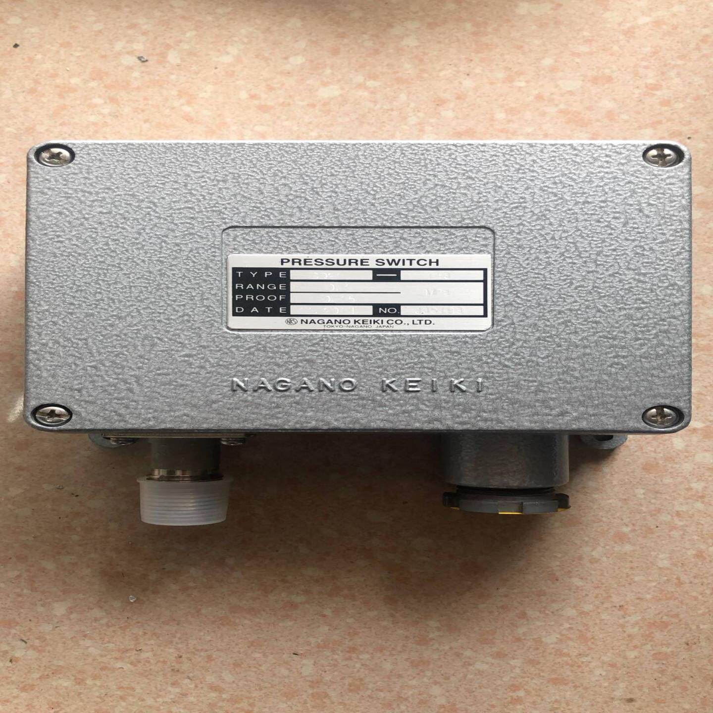 全新无包装 原装 PRESSURE SWITC CQ21-143 实物拍摄 现货