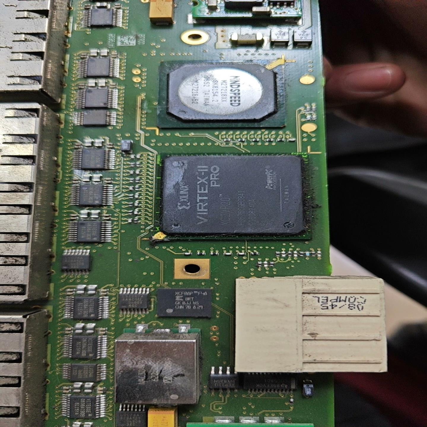 xc2vp20-fg676 芯片 功能包好 全新包装全新原装拍前请询价