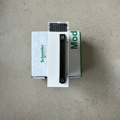 PLC模块BMXDD03202K 实物图拍摄