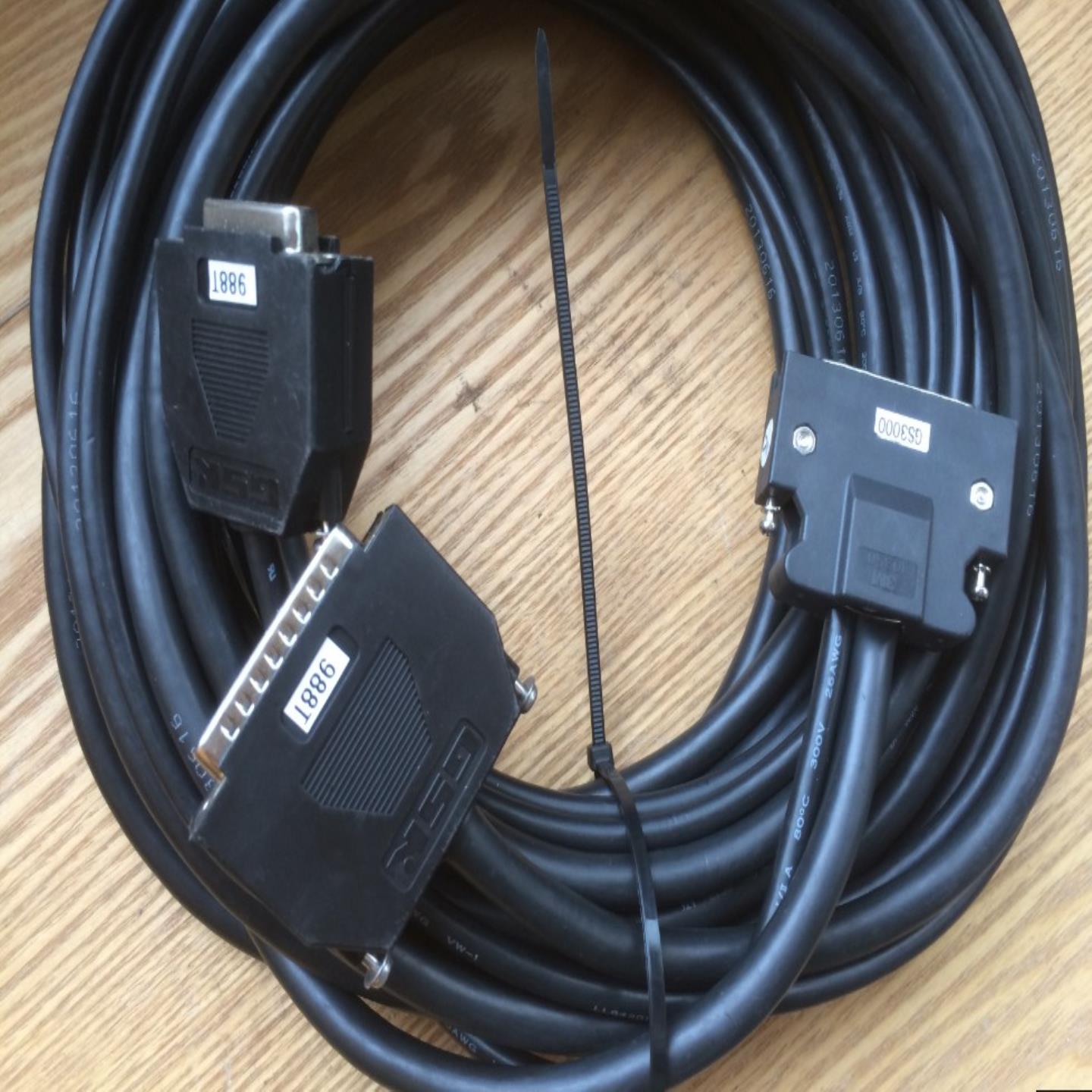 广数驱动器 DS3000数据线 988T通讯线 L 7米×2