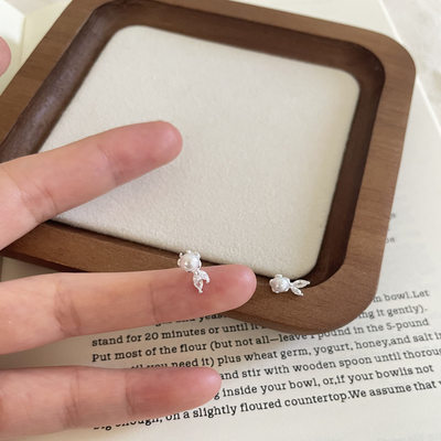 S999纯银珍珠锆石耳钉鱼尾小巧精致耳环秀气学生耳饰高级感