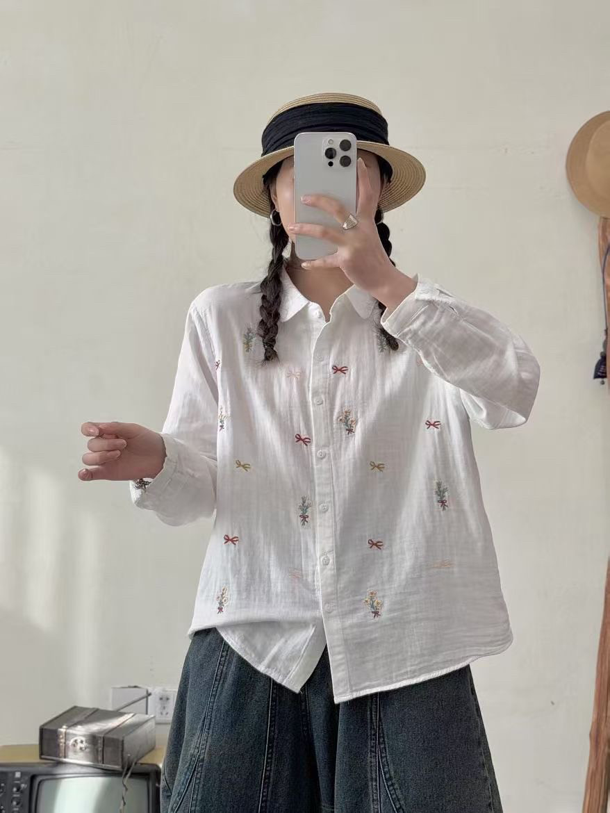 念江南2025年秋冬装磨毛加厚刺绣小花衬衫女宽松港味百搭衬衣外套