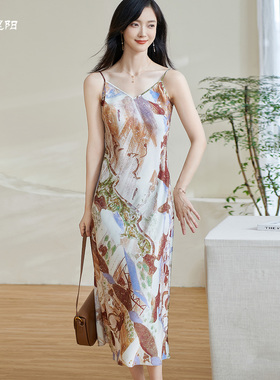 米思阳2025夏季新款别致休闲印花吊带裙显瘦v领宽松连衣裙女1074