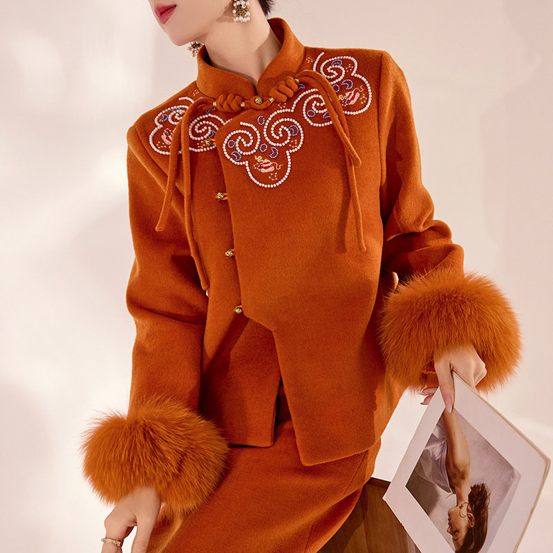 新中式刺绣毛呢套装两件套橙色冬