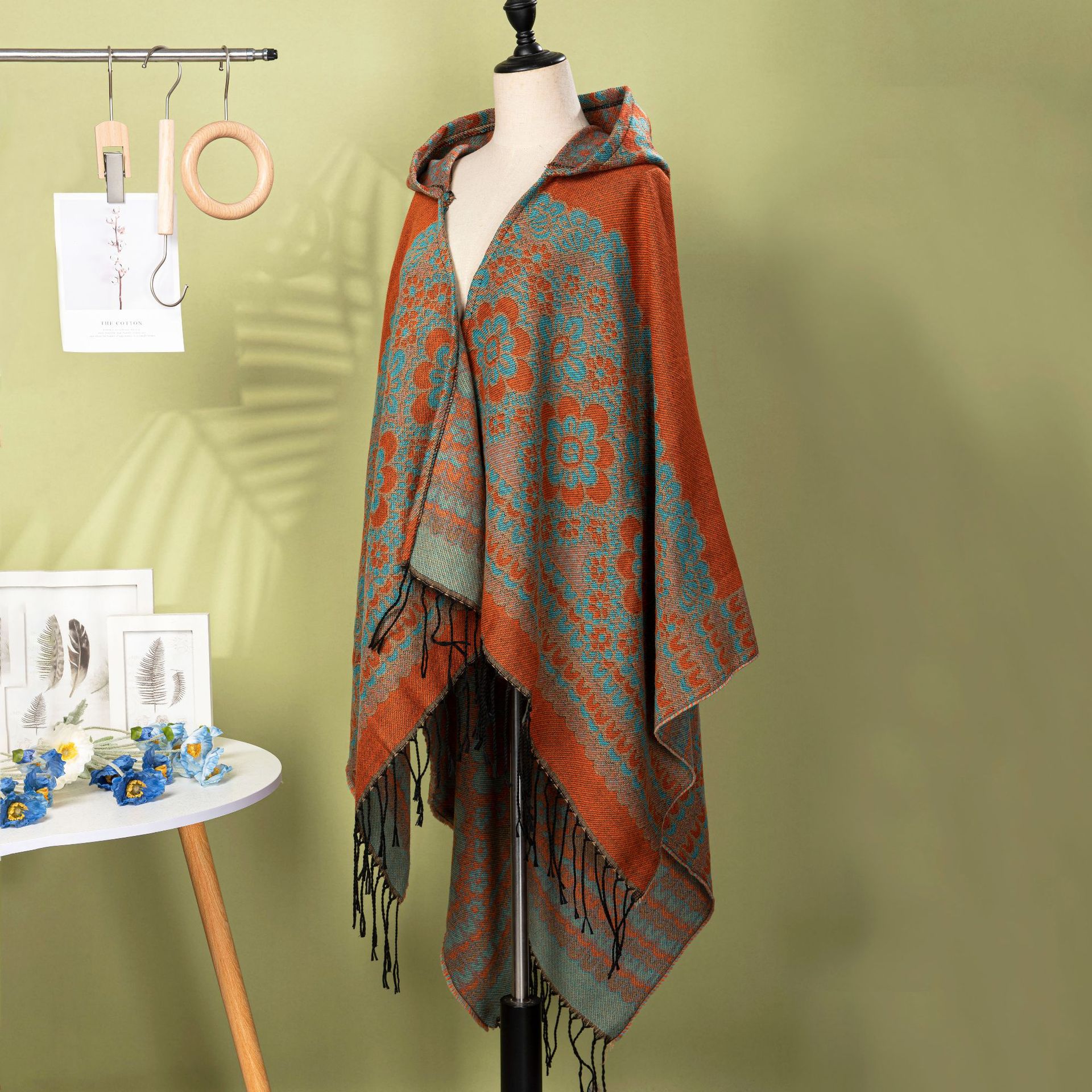 新款民族风复古花海印花流苏斗篷大西北云南旅游穿搭带帽披肩女