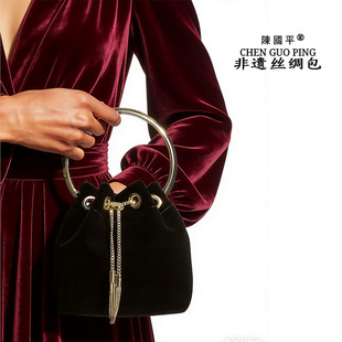 桑蚕丝黑绒水桶包新中式 链条流苏手拎斜挎包名媛旗袍大牌同款