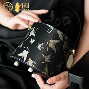 天煦爆款 复古斜挎包大容量水桶包百搭单肩包 牛皮手提包新中式