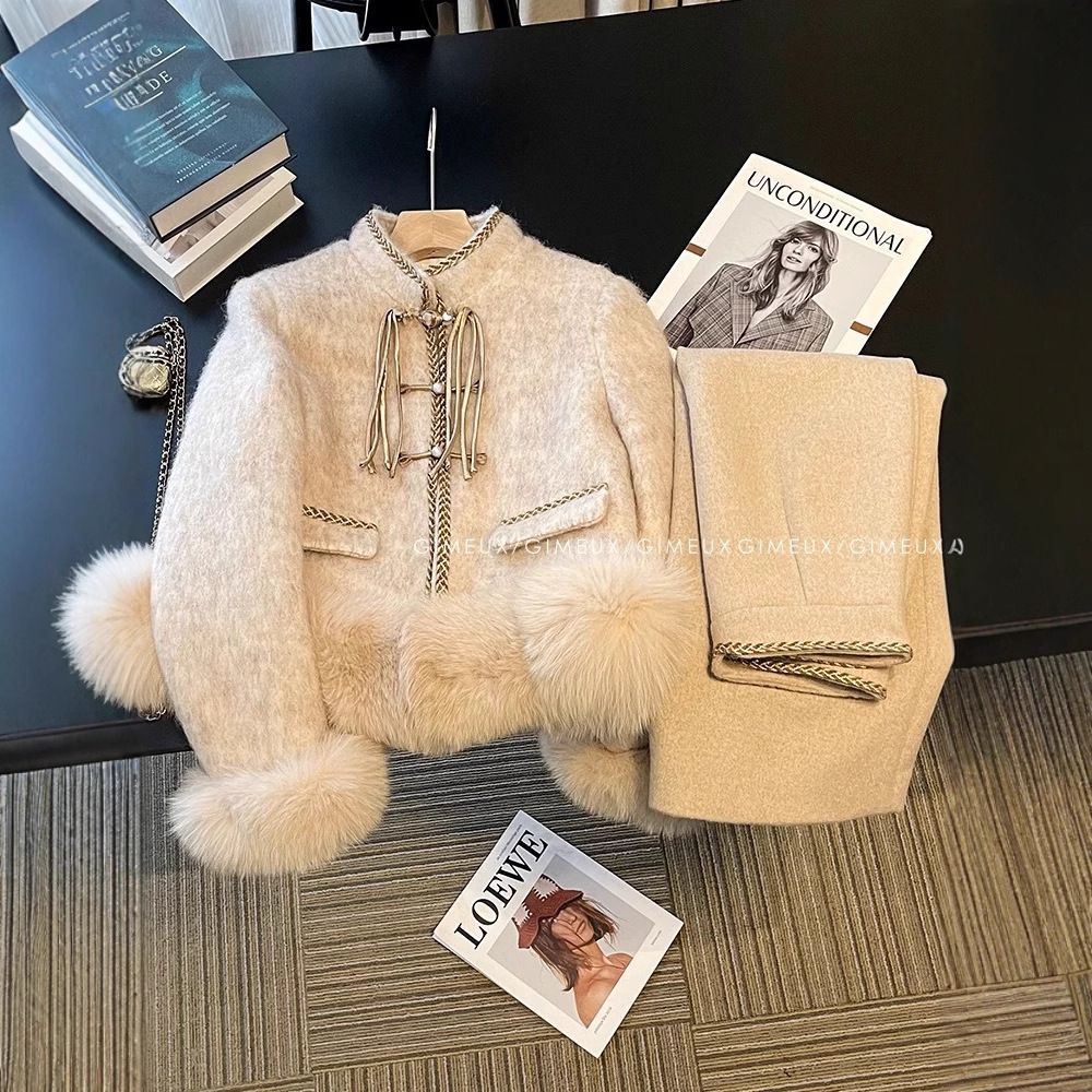 新中式羽绒服适合结婚场合穿套装