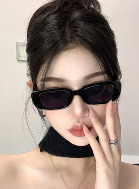 女款高级感显脸小2026新款小框方框复古美式嘻哈拍照黑色眼镜