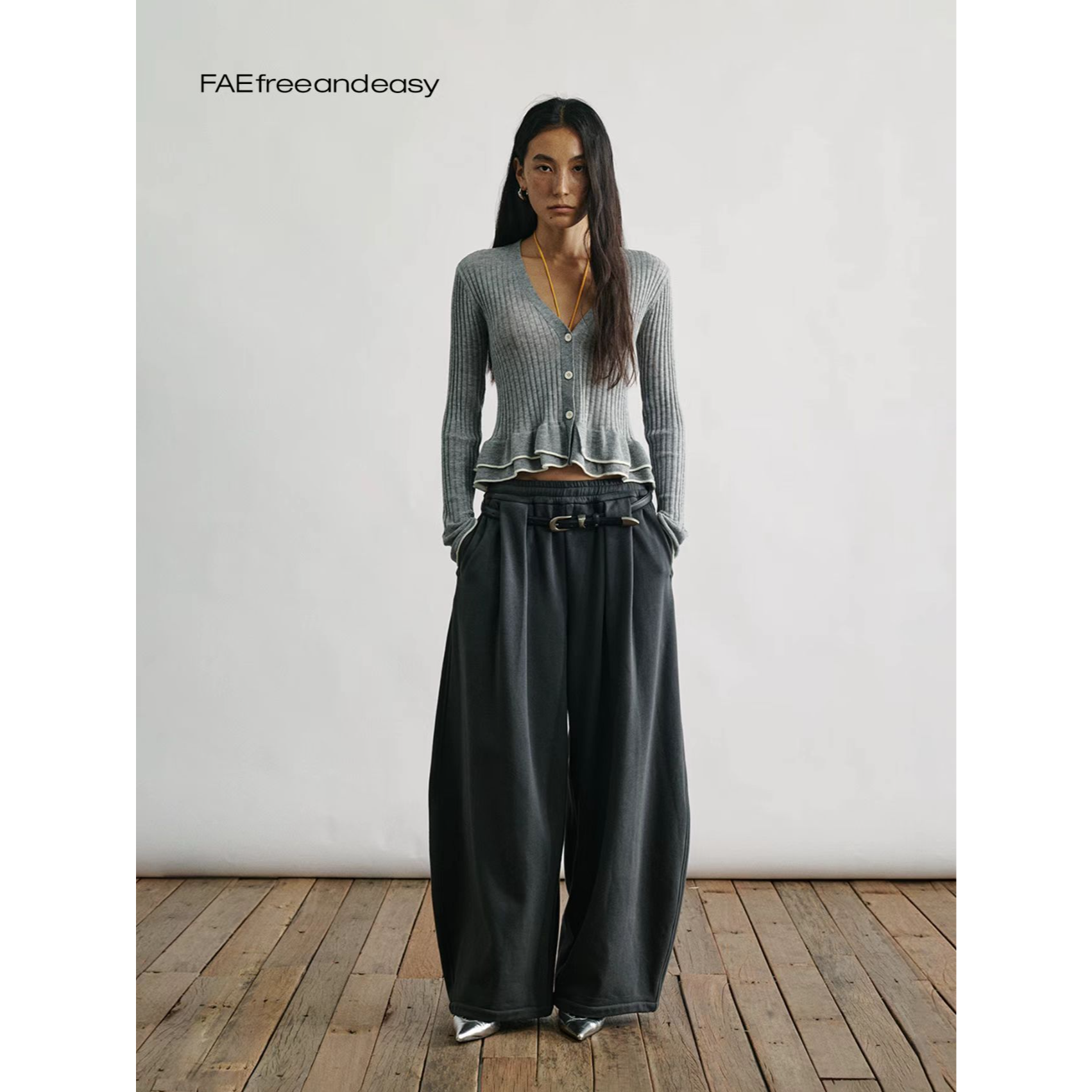 【FAE】无为心境褶裥腰带廓形卫裤冬季加厚运动休闲弯刀长裤,女装/女士精品,卫裤,淘宝优惠券,粉丝福利购,淘宝优惠卷