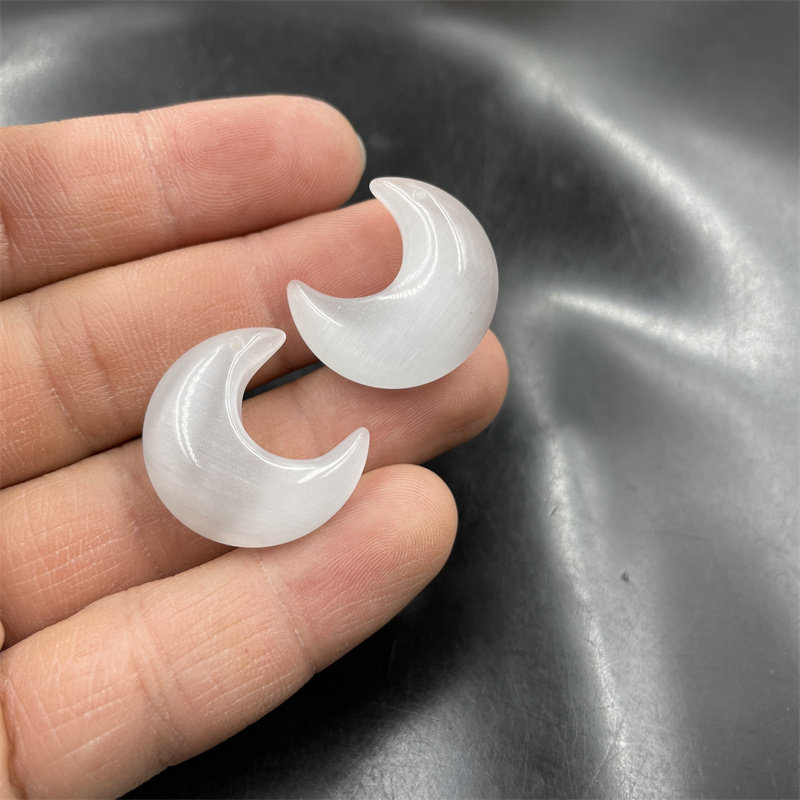 四海玉器 冰白色猫眼石月亮吊坠 饰品配件小挂件 玉坠 特价