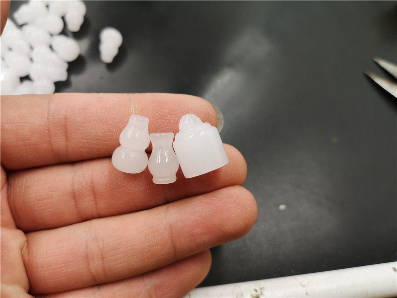 天然正品新疆白玉金丝玉立体通孔小葫芦 花瓶珠子 白玉秤砣小挂件