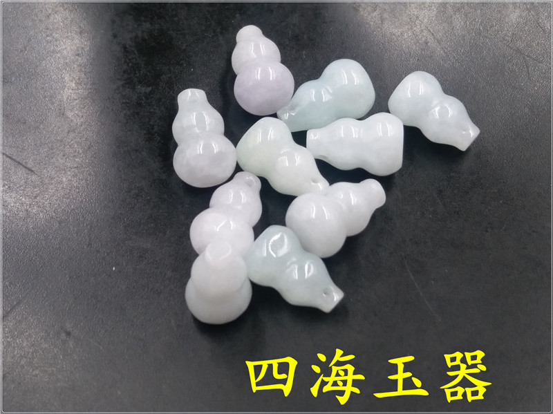 天然小葫芦吊坠a货立体翡翠玉