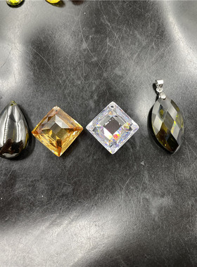 女款锆石吊坠切面水滴玉坠