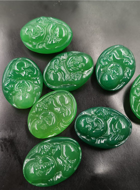 绿玛瑙手工雕刻立体弥勒佛吊坠