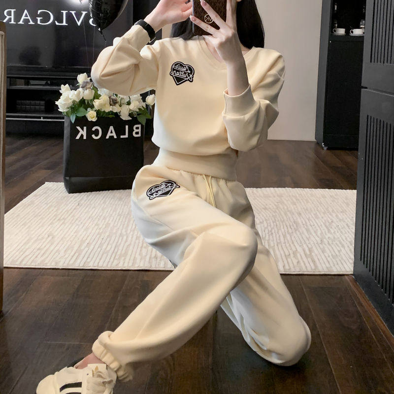 米色秋冬季新款名媛私服套装女束腰短款卫衣束脚卫裤两件套小个子