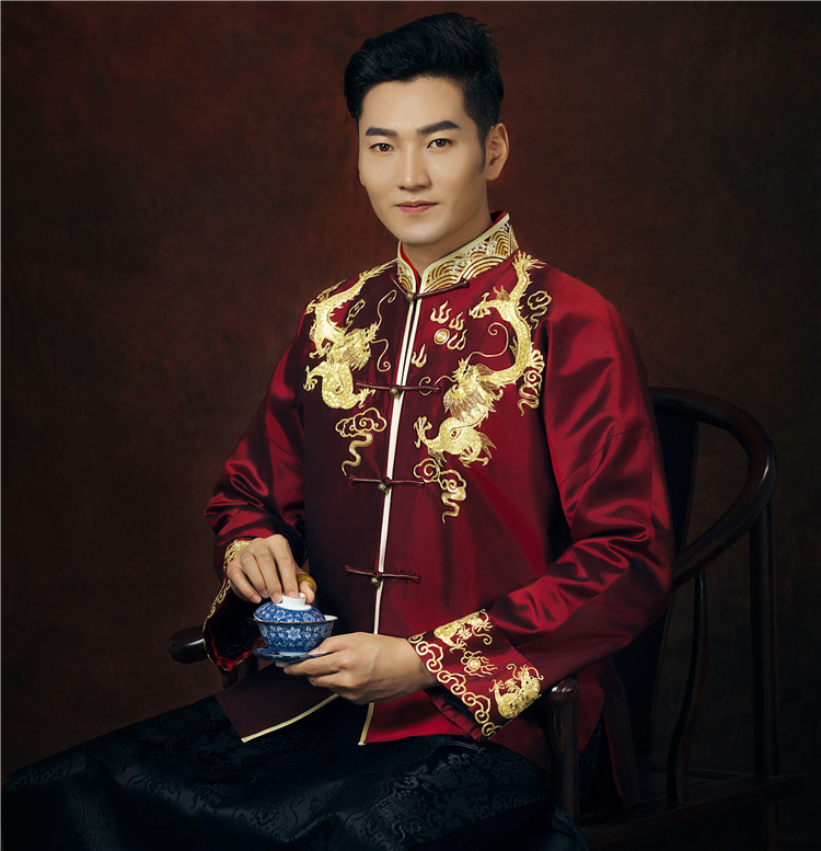 華芬嫁衣 新款长袍马褂 酱红色真丝重缎刺绣双龙男婚服男装秀禾服