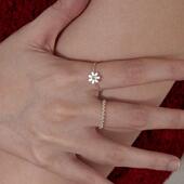 U.CA韩国out label小雏菊花朵戒指女小众设计感叠戴纯银食指戒