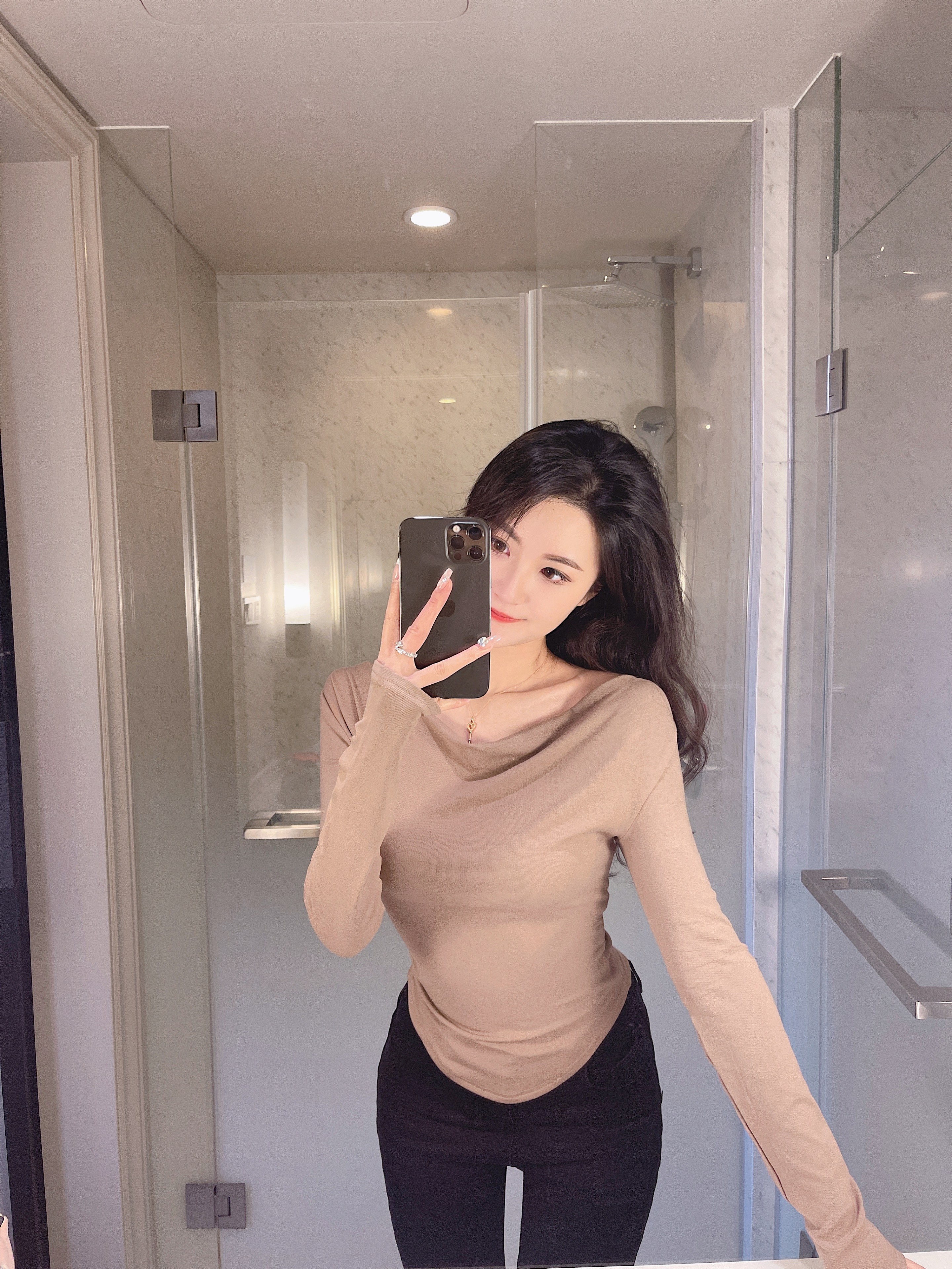 mmm collection【清仓特价】荡领纯欲一字肩收腰长袖上衣女时髦