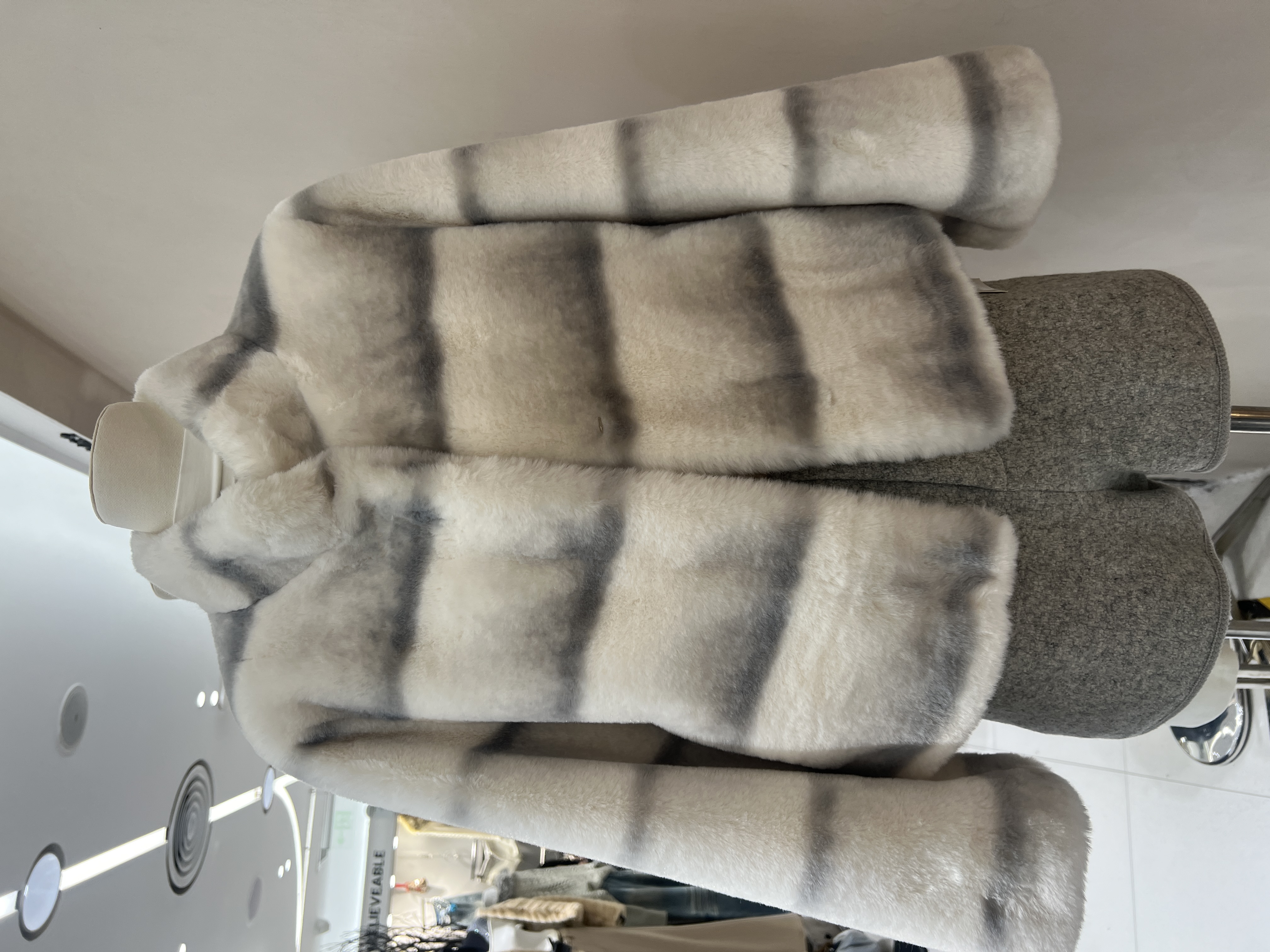 十三行韩仿皮草獭兔毛皮毛一体拼色横条纹短款外套女保暖立领上衣