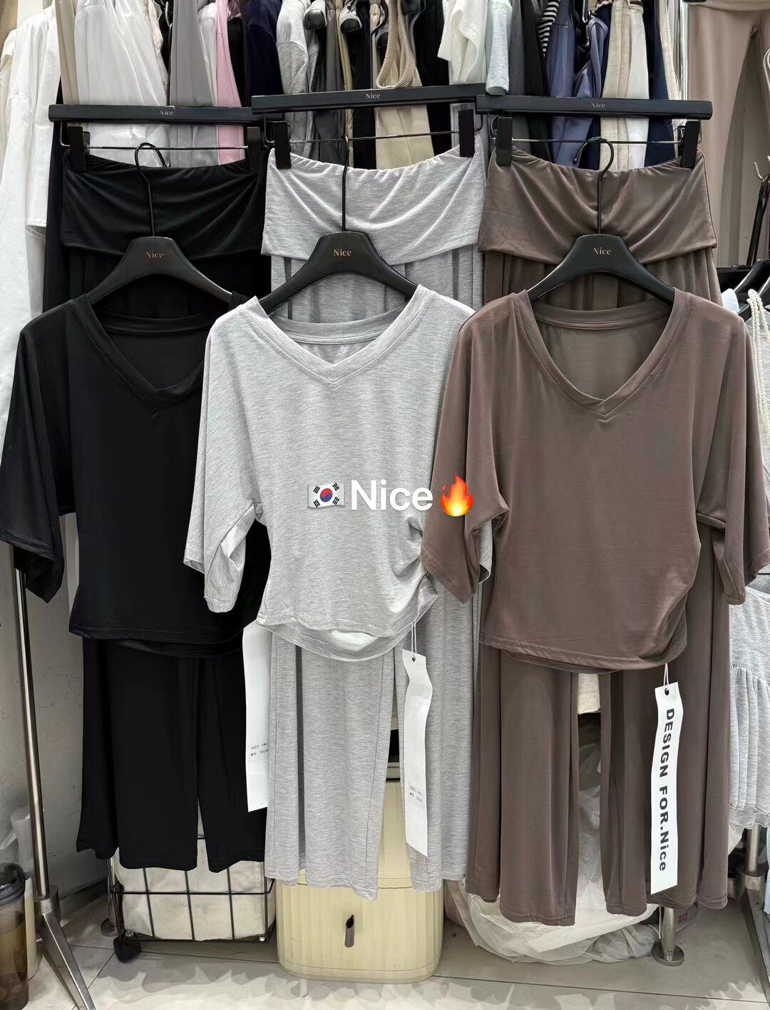 nice乃思儿夏修身低腰微喇裤两件套v领短袖运动服套装健身运动女