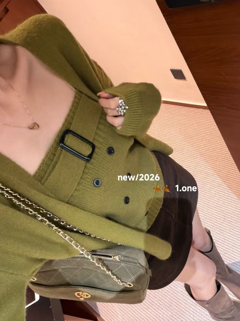 十三行秋季新款韩版气质纯欲抹胸背心女百搭长袖针织开衫两件套