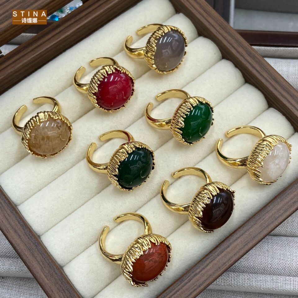 STINA复古风彩色戒指红绿黄粉多
