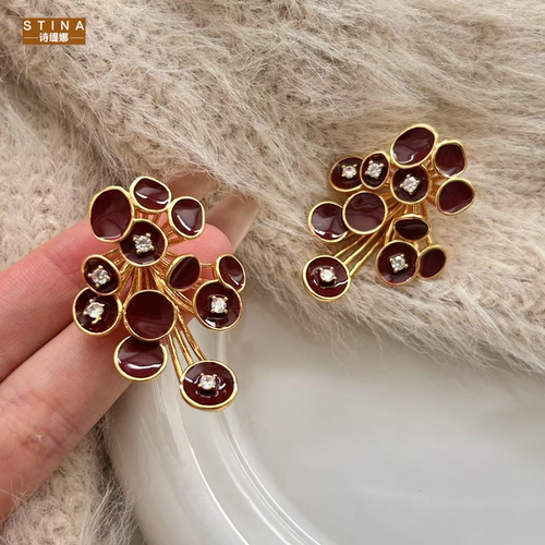 STINA小众设计白色珐琅耳钉感气