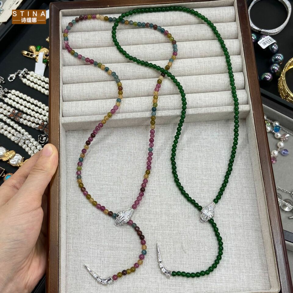 STINA新中式绿玛瑙蛇形轻奢长款