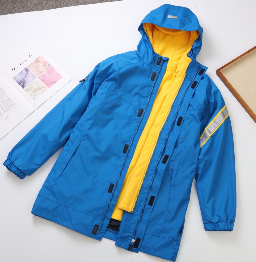 校服男天蓝色中长款冲锋衣