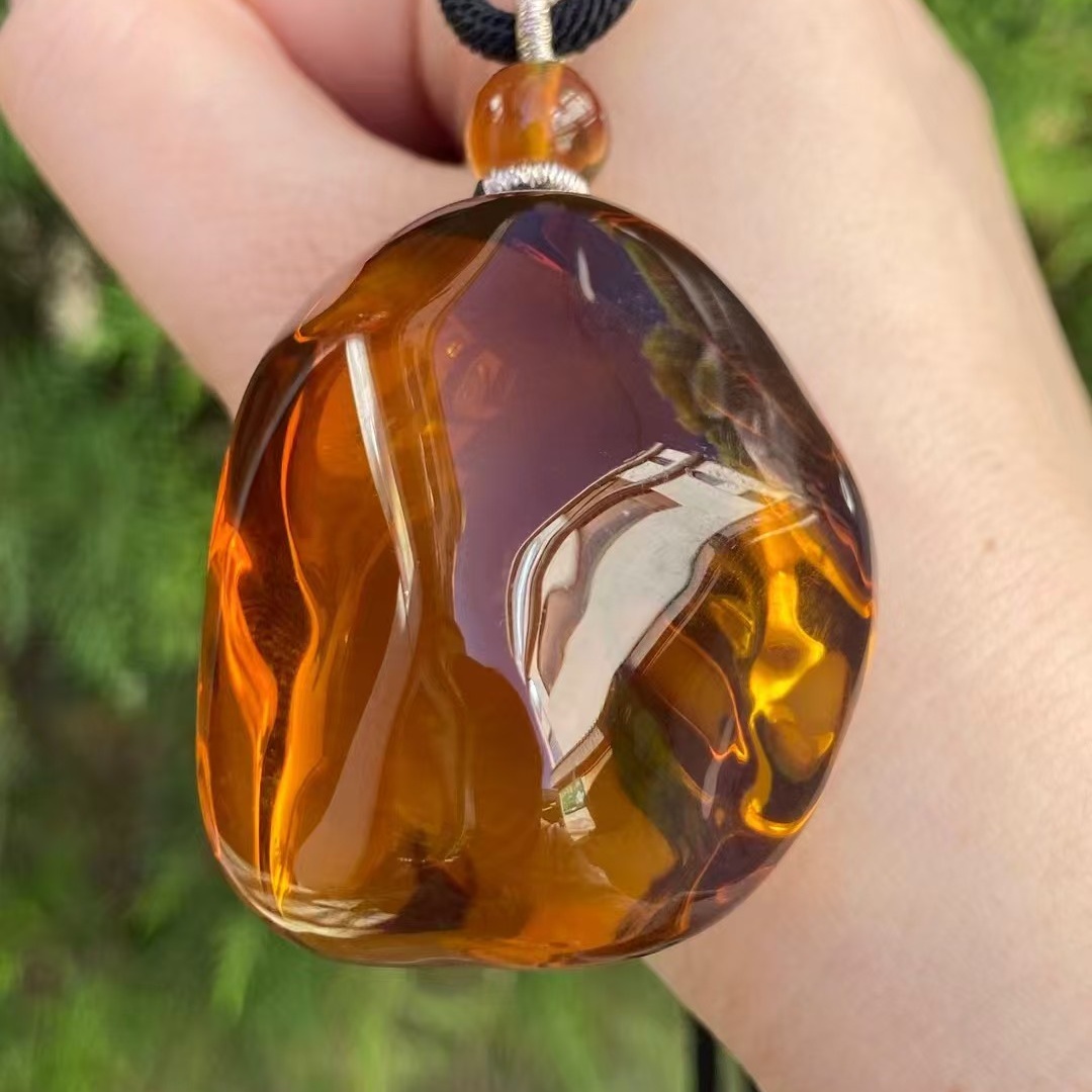 正品天然缅甸琥珀精美玻璃底血珀红绿双茶随形吊坠文玩珠宝饰品