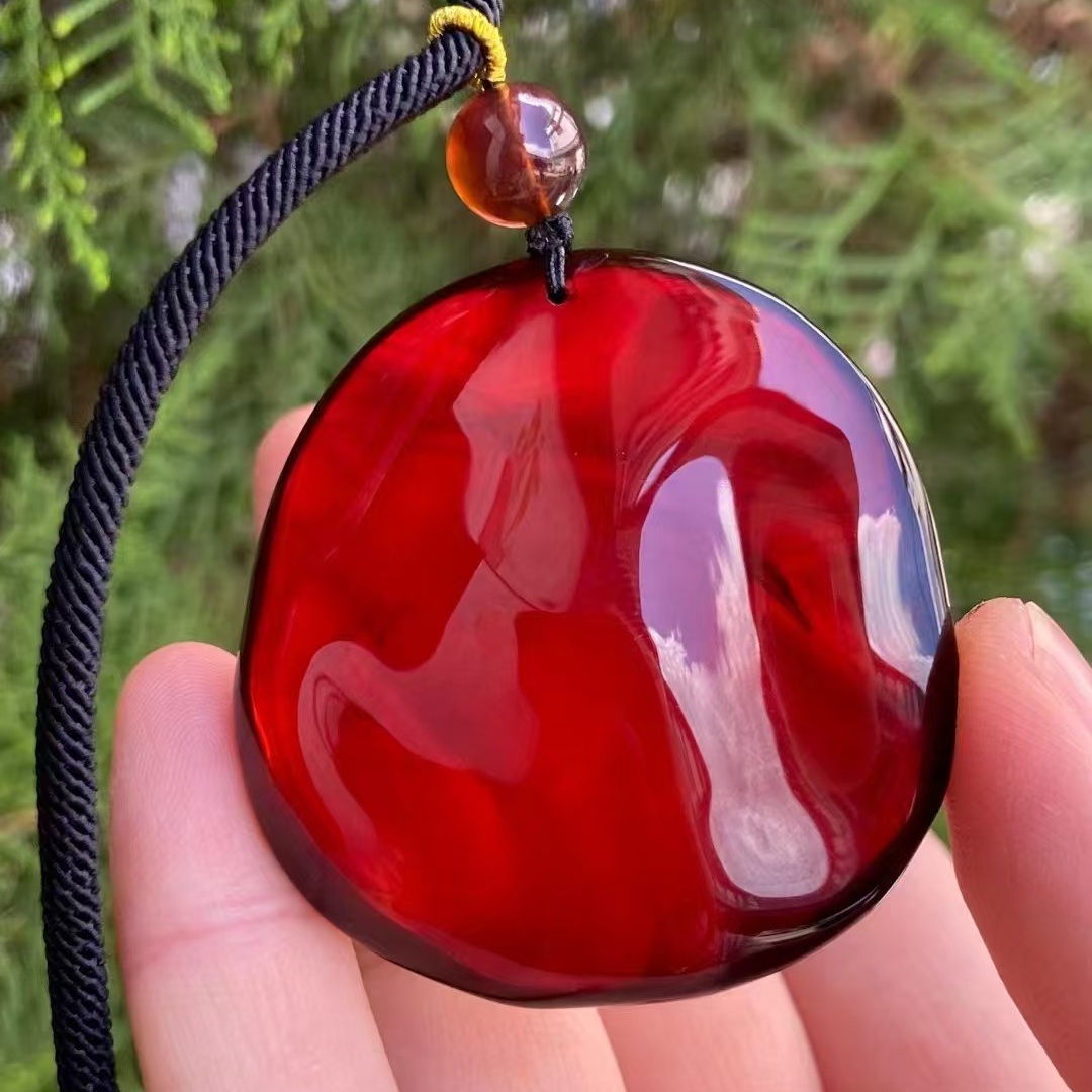 正品天然缅甸琥珀精美血珀随形吊坠男女款文玩孤品稀有珠宝饰品