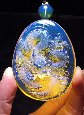 新款天然缅甸琥珀天空蓝 龙牌 圆雕吊坠文玩收藏珠宝礼品