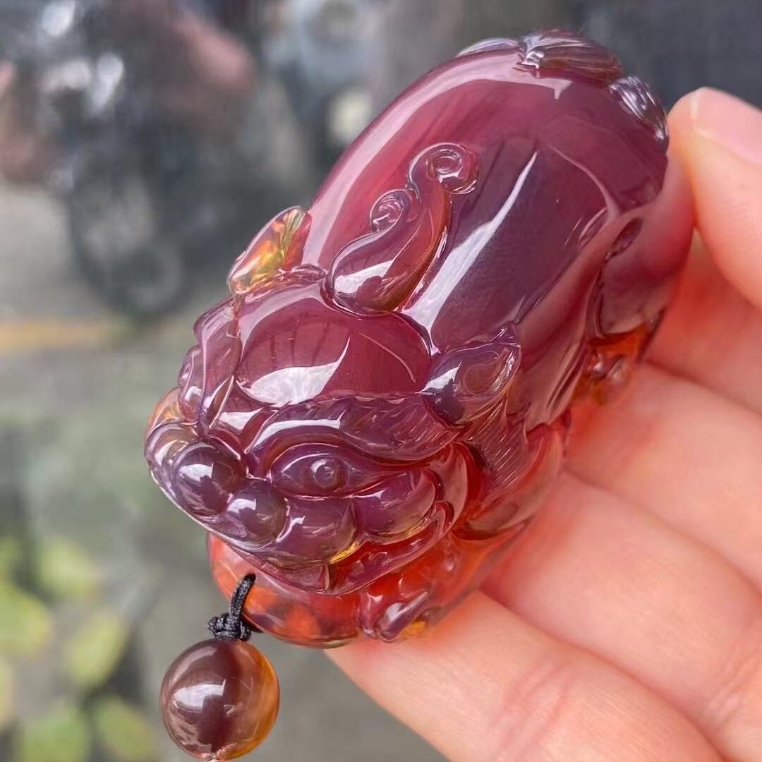 正品天然缅甸琥珀精品蓝魔变色龙 貔貅 吊坠文玩手工艺珠宝饰品