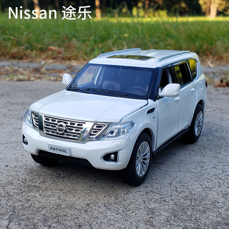 1:32nissan 途乐suv合金车模六开门声光仿真金属回力车儿童玩具车