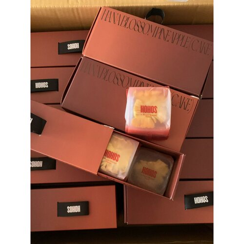 台湾新品凤梨酥特色特产炎亚纶hohos梨花酥6入创意情绪伴手礼盒