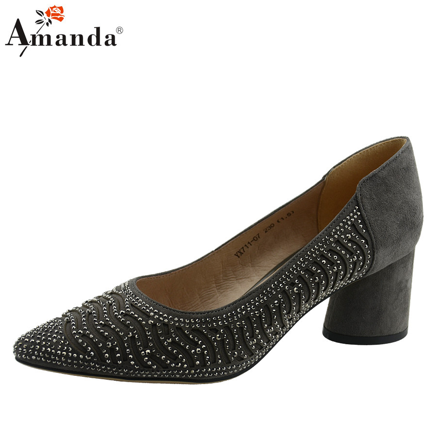 艾曼达时尚水钻春秋新款单鞋纯色尖头羊反绒豆豆粗跟浅口高跟女鞋